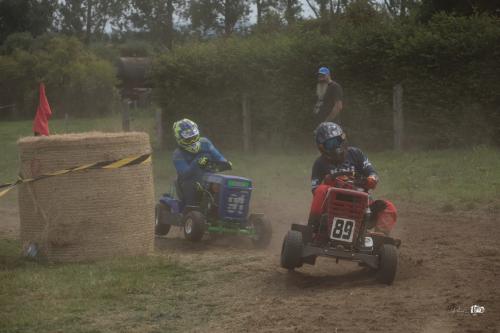 Course et défilé de tracteurs