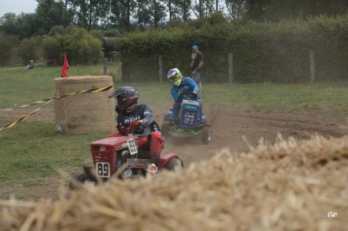 Course et défilé de tracteurs