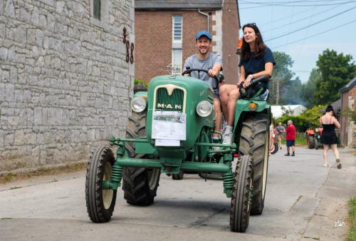 Course et défilé de tracteurs