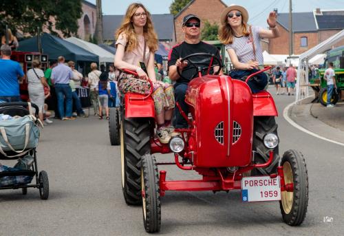 Course et défilé de tracteurs