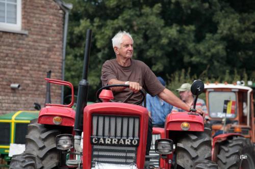 Course et défilé de tracteurs